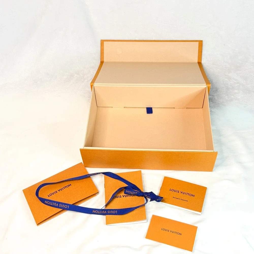 Louis Vuitton Magnetic Gift Box Unisex 10 x7 Orange EUC‎ Ribbon Booklet Set